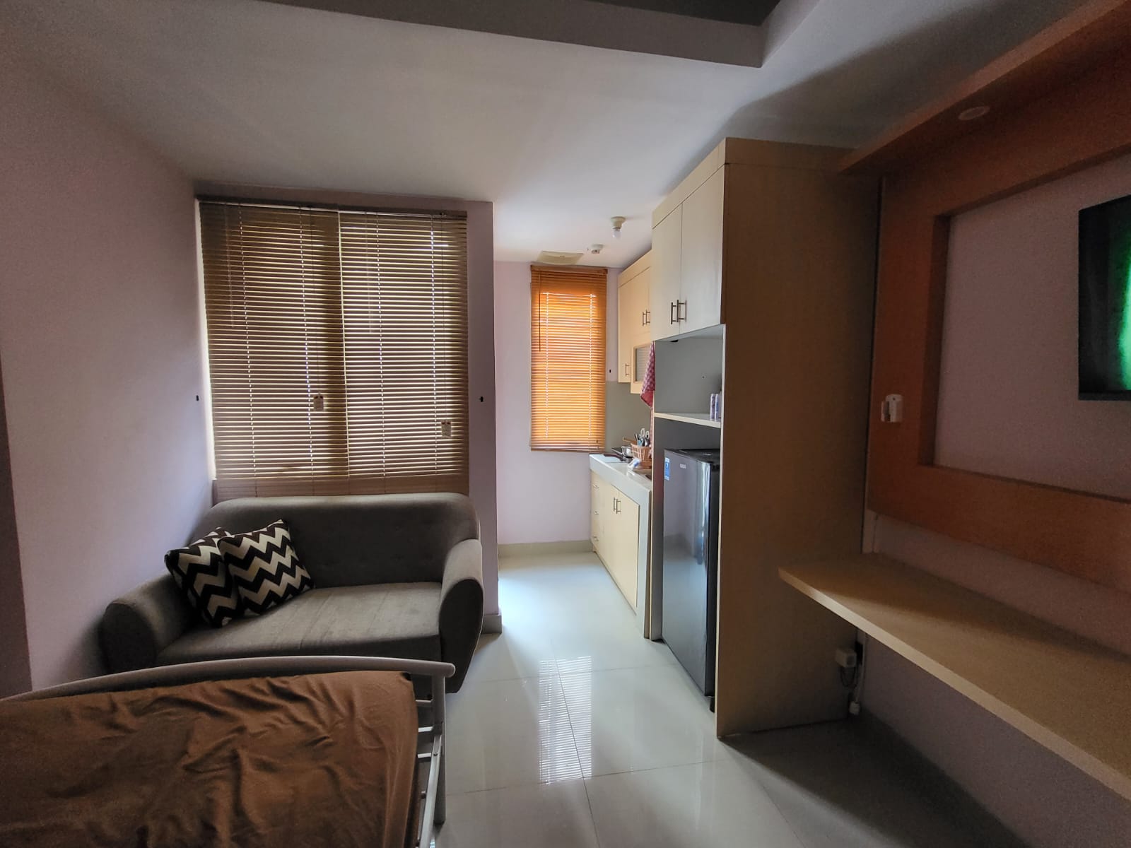 Sudirman suites type studio - Gambar 4